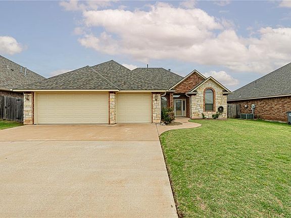 2nd image of 1808 SW Driftwood Dr