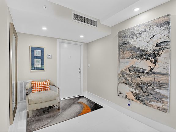 5th image of 7835 Lakeside Boulevard #925