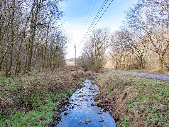 3rd image of 2171 Simmons Ridge Rd