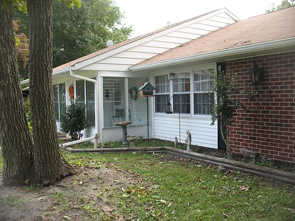 3rd image of 978B Aberdeen Dr