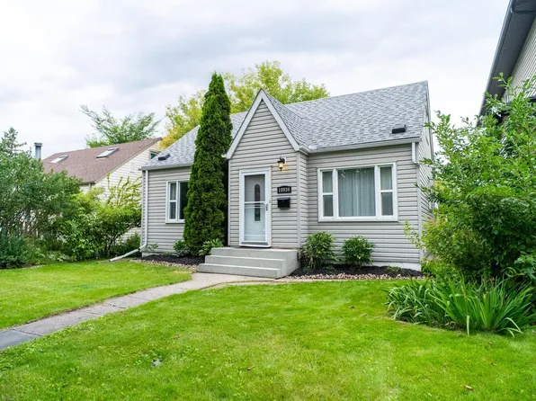 10936 70th Ave NW, Edmonton, AB T6H 2G6