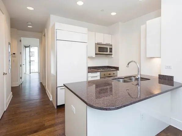 250 East 49th Street image 1 of 6