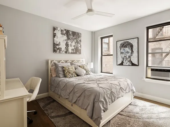 270 West 11th Street image 4 of 8