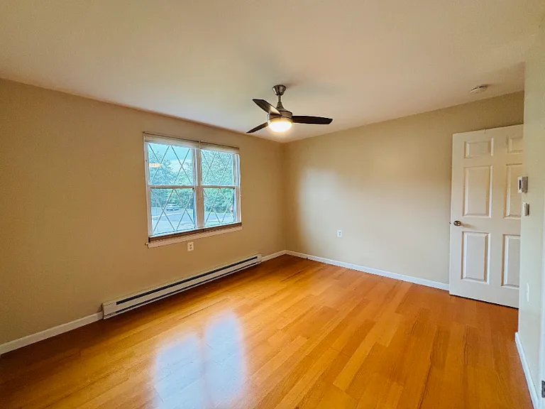 613 Sierra Vista Ln — Photo 9