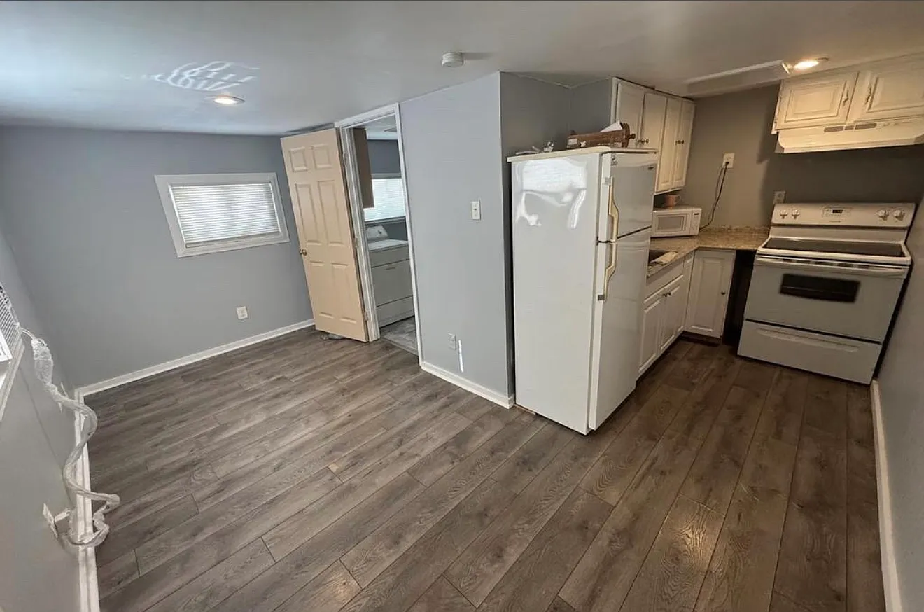 1 bed, $1,300 — Photo 1