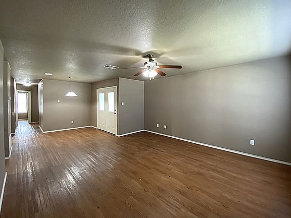 3rd image of 2917 Starlight Dr Unit B