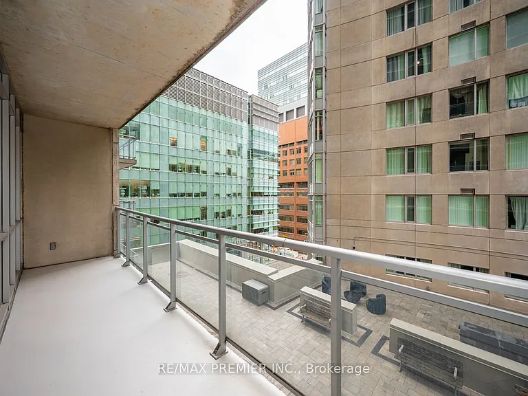220 Victoria St #705 — Photo 23