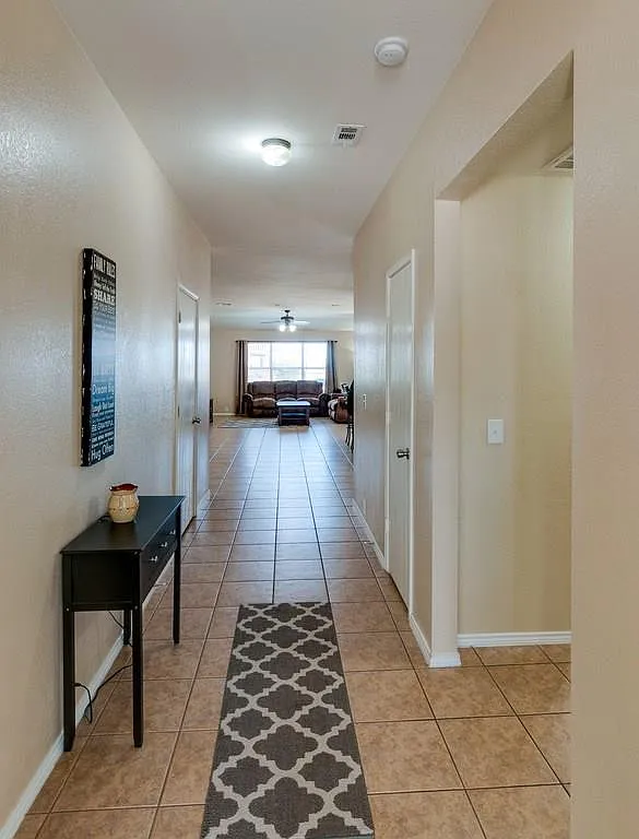 3 bed, 1764 sqft, $1,895 — Photo 3