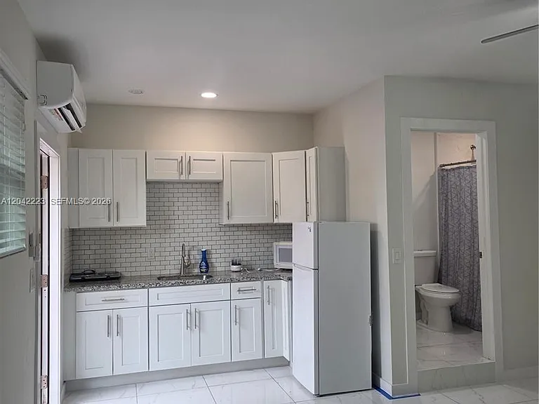 1281 Redbird Ave — Photo 2