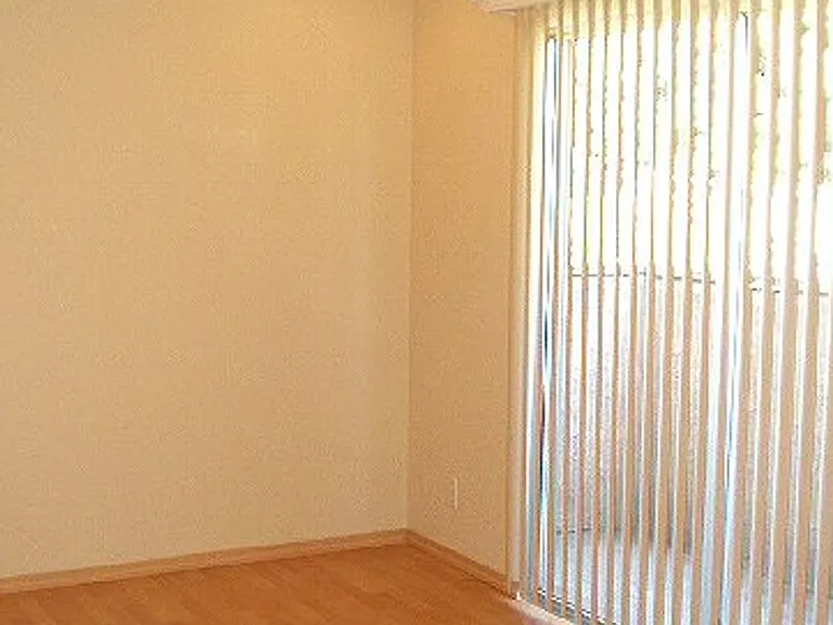 20/20 Villa Apts — Photo 24