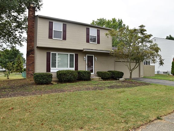 3rd image of 6595 Helm Ave