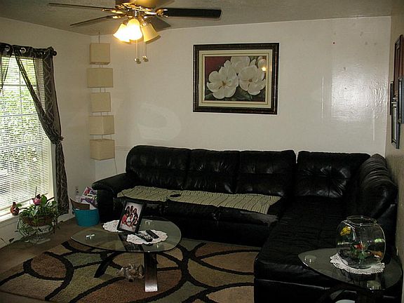 3rd image of 9610 Crooked Wood Ln