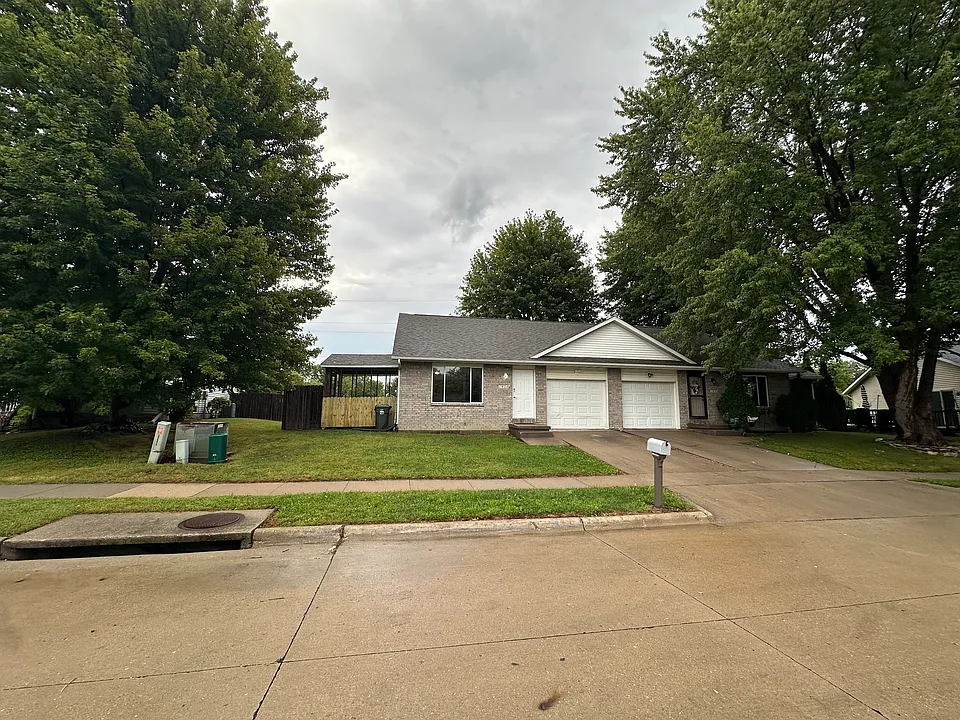1928 Hannah Jo Ct