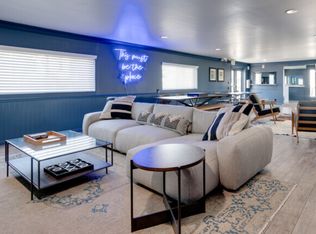 8252 Lankershim Blvd, North Hollywood, CA 91605