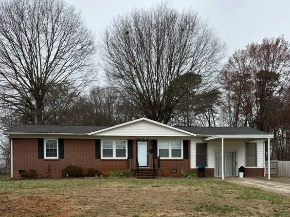 1753 Rhyneland Cir, Gastonia, NC 28054
