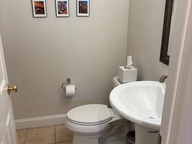 453 Windsor St #1 — Photo 15
