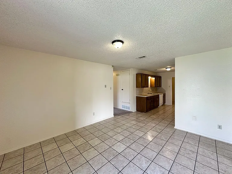 2706 Boyd Ave — Photo 6