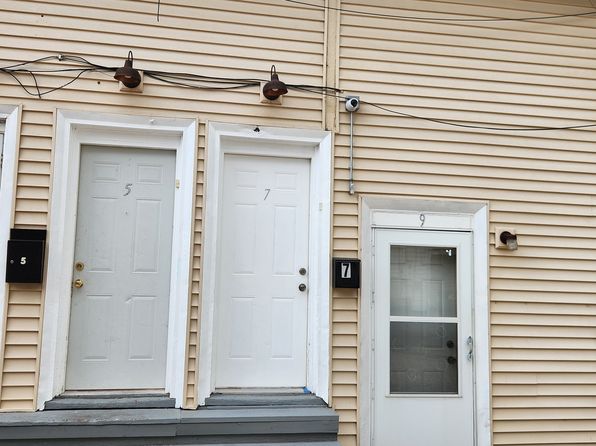 7 National St #7, Elgin, IL 60123