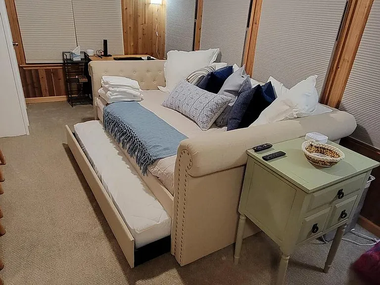 33179 Woodland Ct S — Photo 20
