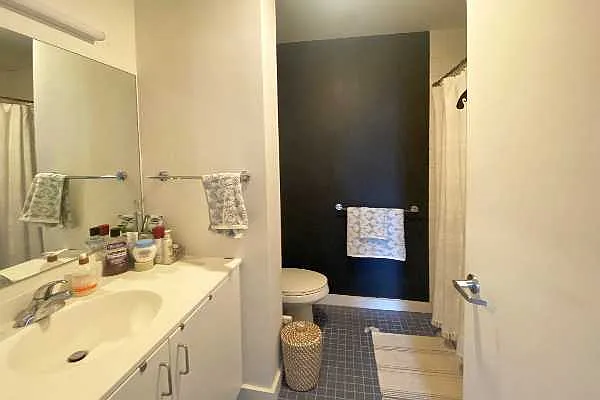 2 bed, $2,825 — Photo 4