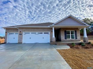 9107 Ohms Cir SE, Owens Cross Roads, AL 35763