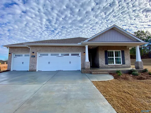 9107 Ohms Cir SE, Owens Cross Roads, AL 35763