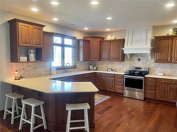 2nd image of 791 Pin Oak Dr