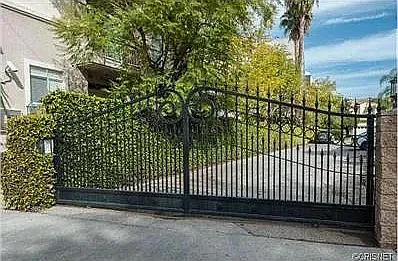 16042 Woodley Park Ln — Photo 31