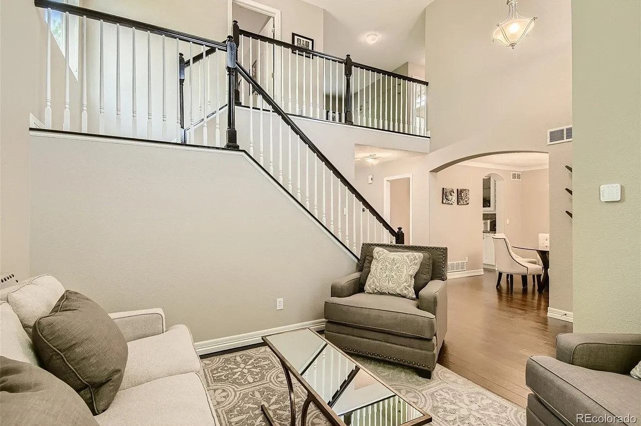4 bed, 3450 sqft, $985 — Photo 3