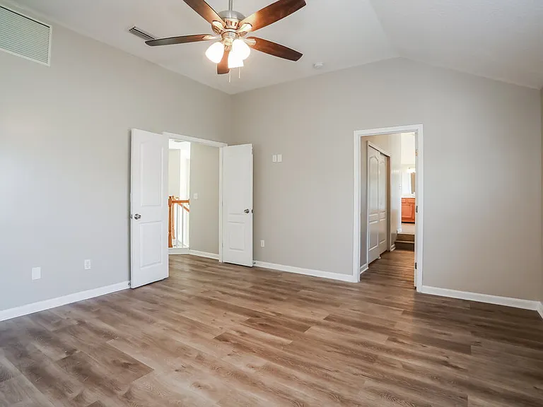 880 Thoroughbred Dr — Photo 12