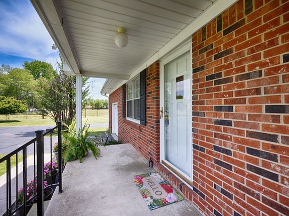 3rd image of 28234 Cedar Hill Rd