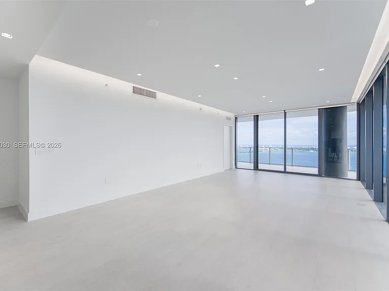 700 NE 24th St #5107 — Photo 42