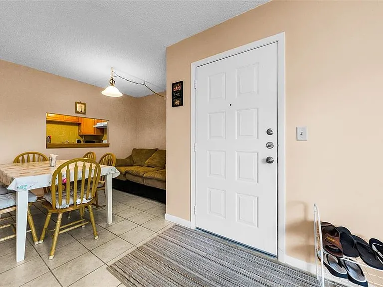 2575 Pine Ridge Way S #E1 — Photo 3