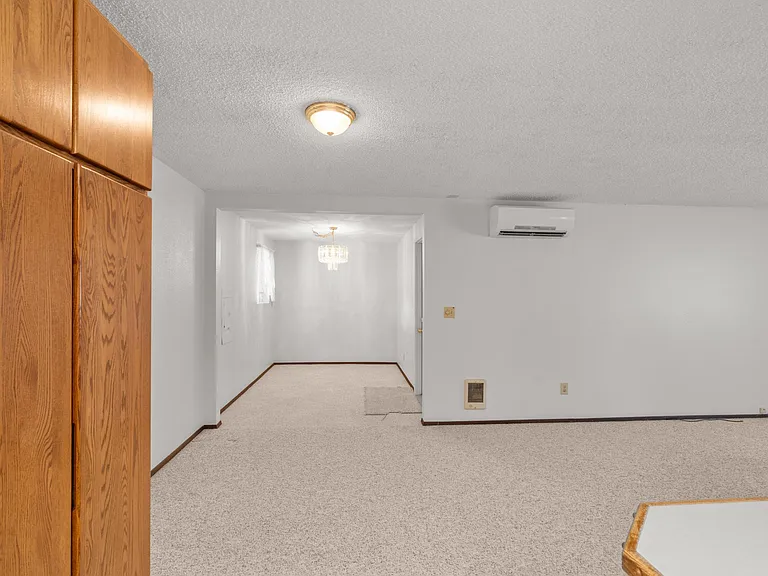 630 Bender Ln — Photo 9