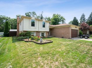 12114 Volpe Dr, Sterling Heights, MI 48312