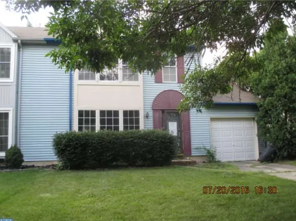 106 Crossings Way, Lindenwold, NJ 08021