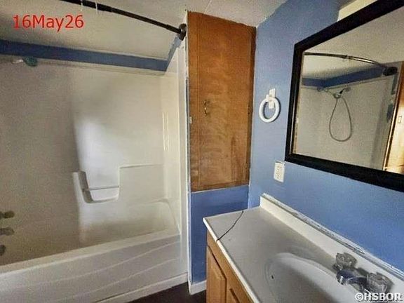 3rd image of 207 W 1st St