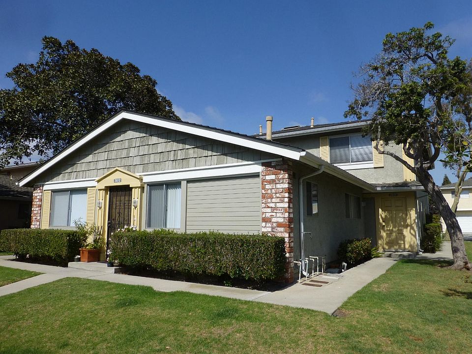 1st image of 2610 Sextant Ave