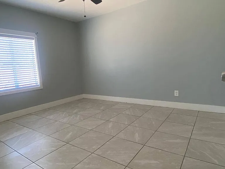 3432 E Cambridge Ave — Photo 9