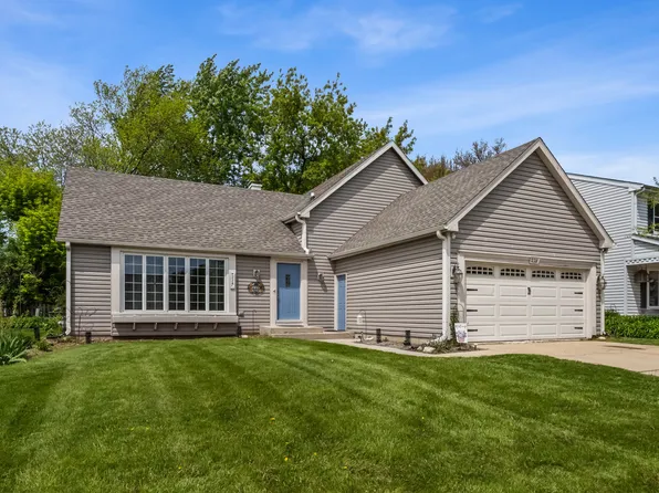 228 N Walnut Ln, Schaumburg, IL 60194