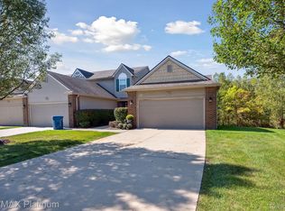 178 Newberry Ln, Howell, MI