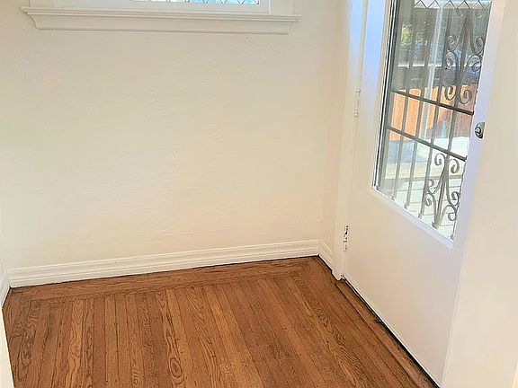 3rd image of 2111 41st Ave #2