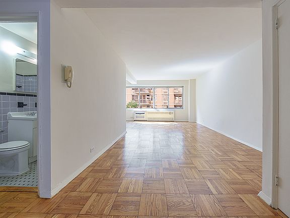 5th image of 225 E 46th St APT 2B
