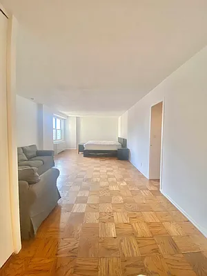 Rented by Nardoni Realty, Inc. | media 1