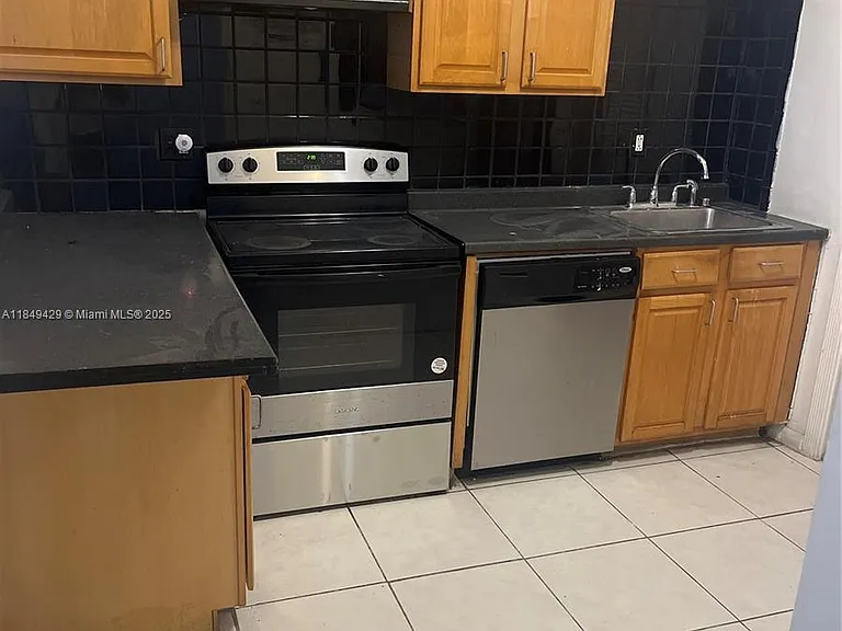 250 S Shore Dr #5 — Photo 9