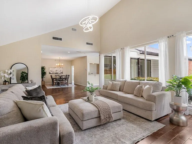 11423 Wickersham Ln — Photo 9