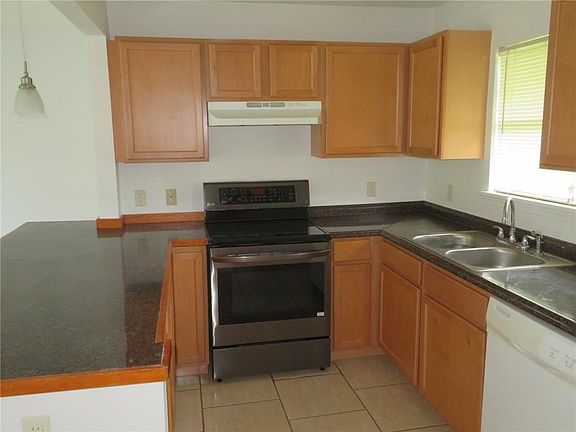 5th image of 519 River Oaks Dr