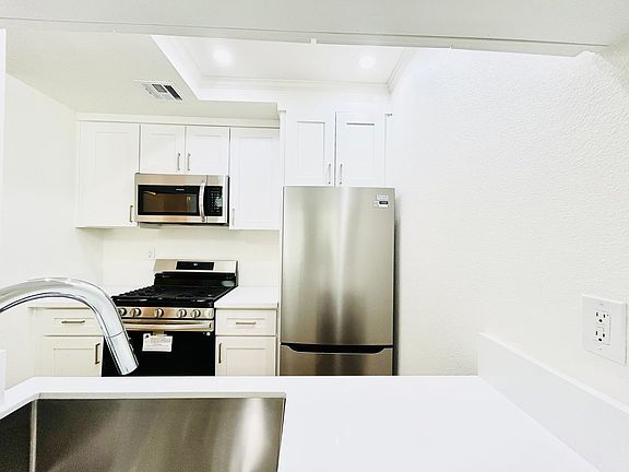 3rd image of 3652-56 Westwood Blvd #110