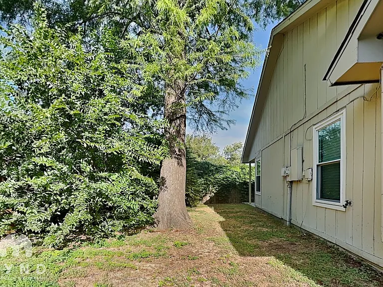 8704 Tigris Trl — Photo 21