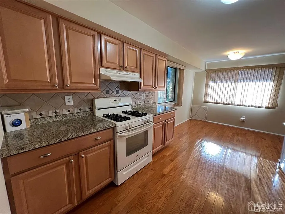 412 Edison Glen Ter